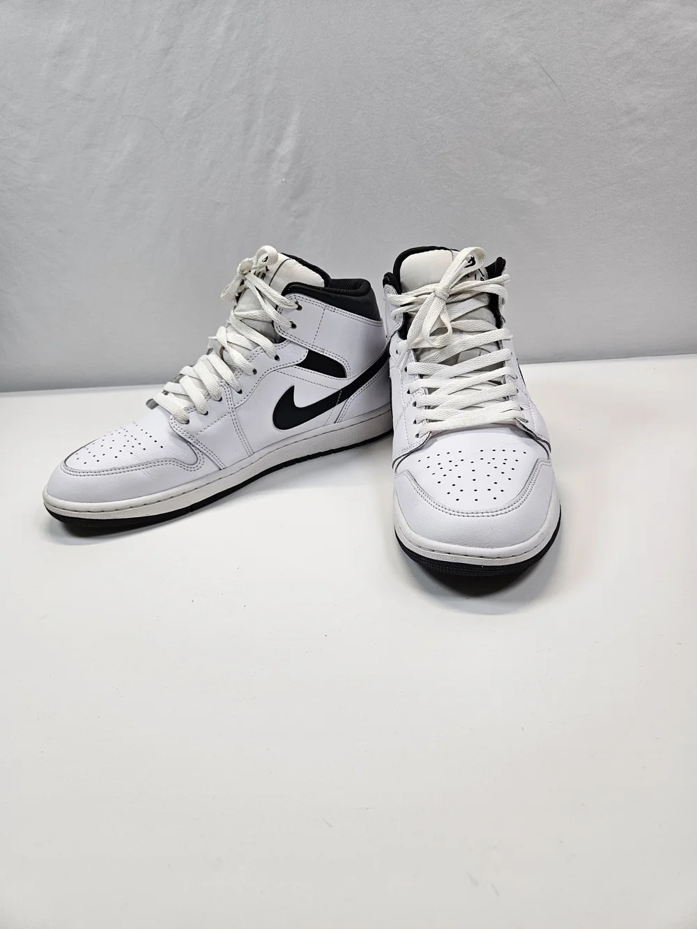 Nike Air Jordan 1 Mid White Black Reverse Panda Stormtrooper 10.5 DQ8426-132 OG